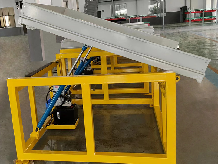 翻轉(zhuǎn)機(jī)